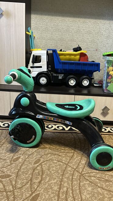 Другие товары для детей: Продаем детский велосипед трехколесный. Ребенок катался только в доме