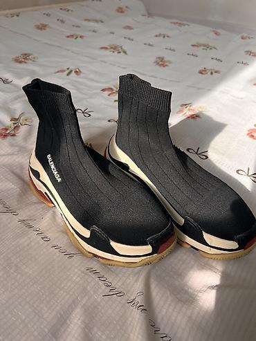 тянь: Подборка женской одежды и обуви: 1) Кроссовки-носки Balenciaga — 1
