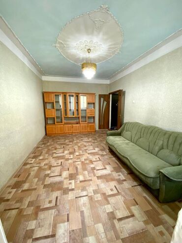 однокомнатная квартира восток 5: 2 комнаты, 48 м², 105 серия, 3 этаж, Старый ремонт