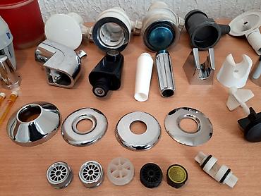 Slavine: Ručiće za ventile – delovi za umivaonik/kupatilo Cena 100din po komadu — 12