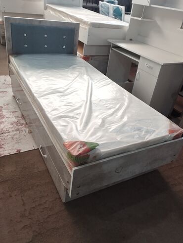 потолочный ламинат: Односпальная Кровать, Новый
