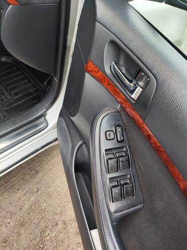 Toyota: Toyota Avensis: 2003 г., 2 л, Автомат, Бензин, Универсал — 11