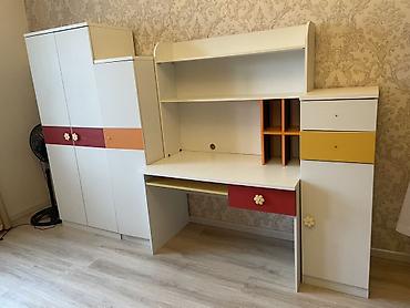 Uşaq/yeniyetmə otağı üçün modul mebel dəsti Tərkibi: - Geniş üçqapılı