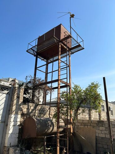 розетки и выключатели в баку: Su çənləri ustdeki 5,asagida olan 4 tondurqalin metaldan,stayakiyla