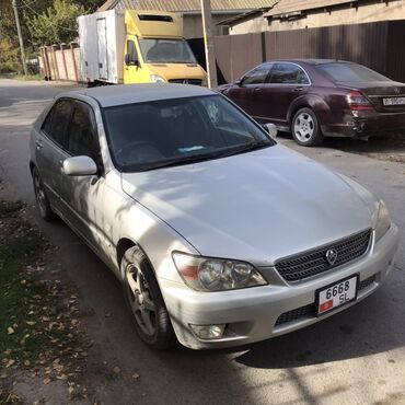 скутеры бензиновые: Toyota Altezza: 2003 г., 2 л, Автомат, Бензин, Седан