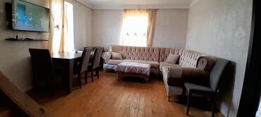Həyət evləri və villaların satışı: Satılır: həyətli 2 mərtəbəli fərdi yaşayış evi otaglar cox genis — 8