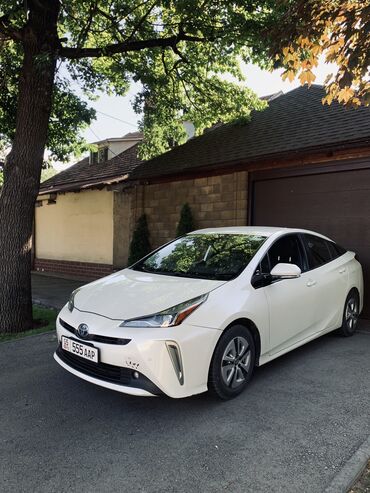 садор р17: Toyota Prius: 2019 г., 1.8 л, Вариатор, Гибрид