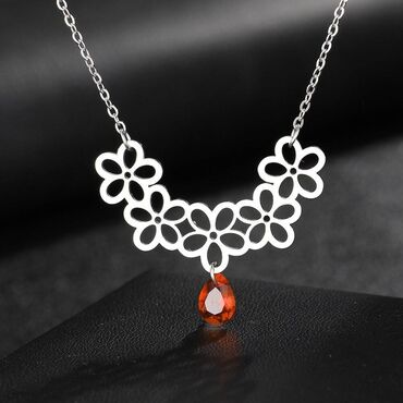 muske trnerke: Lancic - Cvetovi sa kristalom (Crveni kristal) - 316L Predivna ogrlica