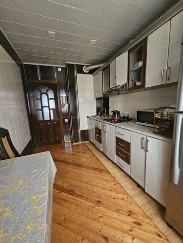 Otaqların uzunmüddətli kirayəsi: ŞEXSI MENZILLDIR .Şeherin Esas Merkez yerlerinden biri Olan 9 zu -da lalafo.az — 10 Otaqların uzunmüddətli kirayəsi: ŞEXSI MENZILLDIR .Şeherin Esas Merkez yerlerinden biri Olan 9 zu — 10