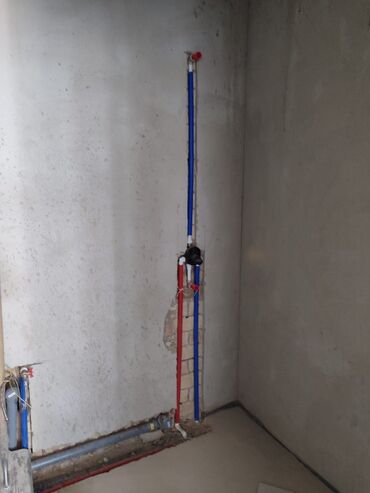 Монтаж и замена сантехники: Монтаж и замена сантехники Больше 6 лет опыта — 18