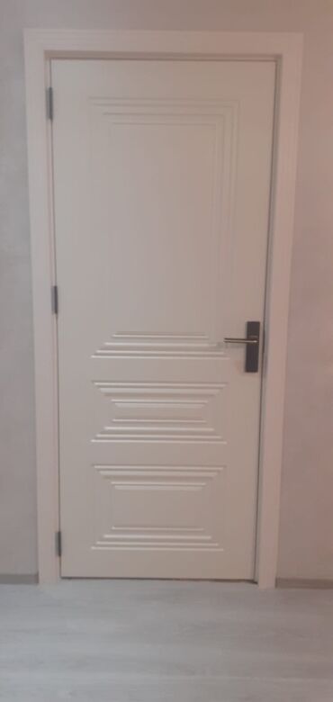 plasik qapi: Ideal vezyetde 2 qapi var hundurluk 2m en 90 2 ay islenmeyib evim