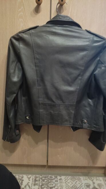 Кожаные куртки: Куртка коженная женская. Размер 46. Цвет серый. Производство Турция