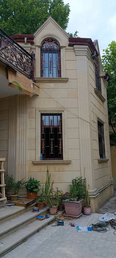 Giriş qapıları: Məhsul: Dəmir giriş qapıları və metal-konstruksiya işləri - Material — 12