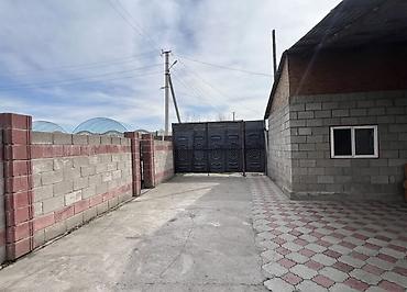 2 rooms: 📍Продается дом Дом находится в селе Сокулук (верхняя зона). Земля 9 — 2