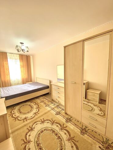 бишкек квартира на долгий срок: 3 бөлмө, Менчик ээси, Чогуу жашоосу жок, Толугу менен эмереги бар