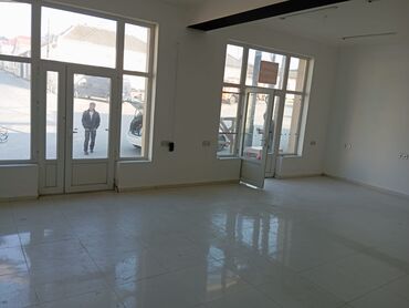 suraxanida: Suraxanı rayonu, Əmircan qəsəbəsi, 4 yol ayrıcında qeyri yaşayış