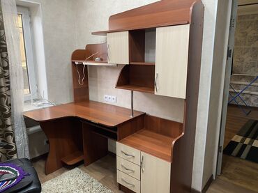 заказ тамак: Компьютердик үстөлү, Бурчтуу