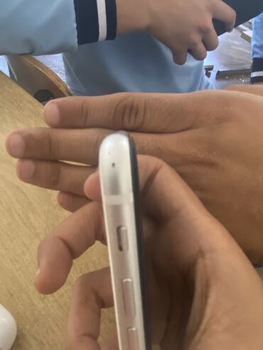 iphone se 2 ikinci el: IPhone SE 2020, 64 ГБ, Белый, Отпечаток пальца, Беспроводная зарядка