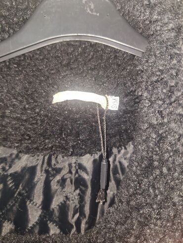 Krzneni kaputi: XS, Sa postavom, bоја - Crna — 7