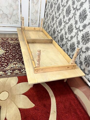 мебель в бишкеке фото цены: Кухонный стол, Б/у, Прямоугольный, Нераскладной