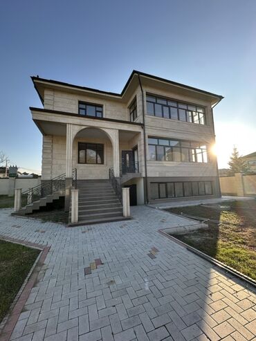 раздолный дом: 420 кв. м, 7 бөлмө, Жылытылган, Унаа токтотуучу жай, Забор, тосулган