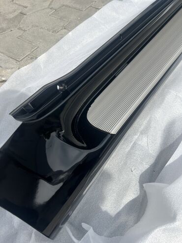 Наконечники рулевой тяги: Пороги на Тойоту LC 200 Prado 150 в черном цвете, есть еще в белом