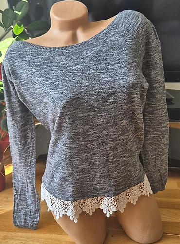 Bluze: Sedam bluzica sa neznatnim tragovima korišćenja. Zelena - M veličina — 9