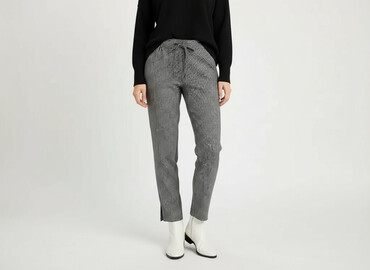 czarne plisowane spódnice midi: Spodnie materiałowe damskie, rozmiar S