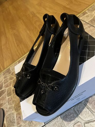 босоножки на тракторной подошве без каблука: Tuflilər, Asos, Ölçü: 41, rəng - Qara, Yeni