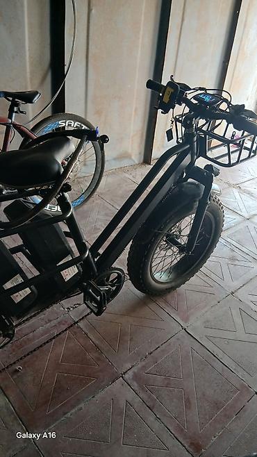 27 5 velosiped: İşlənmiş Elektrik velosipedi 28", sürətlərin sayı: 7, 750 < Vt, Ünvandan götürmə — 9