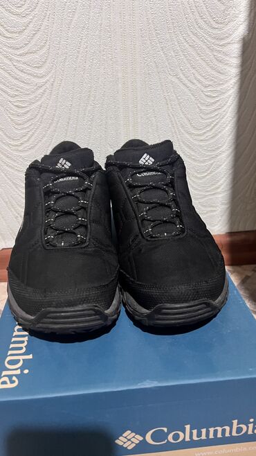 Кроссовки и спортивная обувь: Columbia 42размер 
Договорная