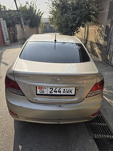 соната аванте: Hyundai Solaris: 2011 г., 1.4 л, Механика, Бензин, Седан — 3