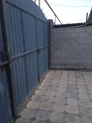 Продажа коттеджей и домов: Продаётся одноэтажный жилой дом с ухоженным участком. Основные — 12