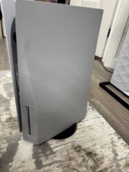 playstation 4 прокат: Playstation 5 с подставкой и с 7 играми и с двумя джойстиками (провода