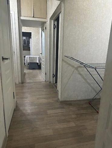 квартиру двух комнатную: 3 комнаты, 77 м², 106 серия, 1 этаж, Дизайнерский ремонт — 9