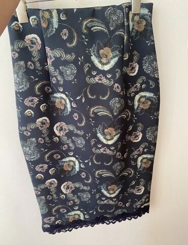 Брючные костюмы: ZARA, MANGO ВЕЩИ Юбка-карандаш, подчеркнет достоинства 500 сом Костюм — 2