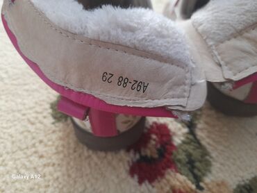 Детская обувь: 29 размер,18.5см размер стельки
состояние отличное — 6