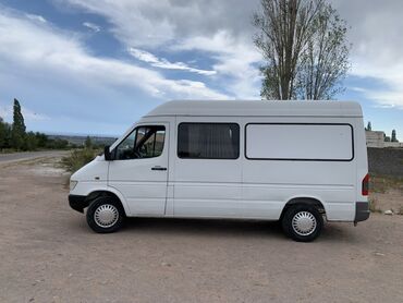 дом на колесах авто: Белый фургон Mercedes-Benz Sprinter с высокой крышей, идеально