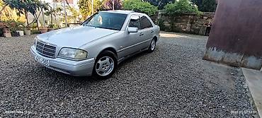 motor bmw: Mercedes-Benz C-Class: 2.2 l | 1993 il Sedan — 2