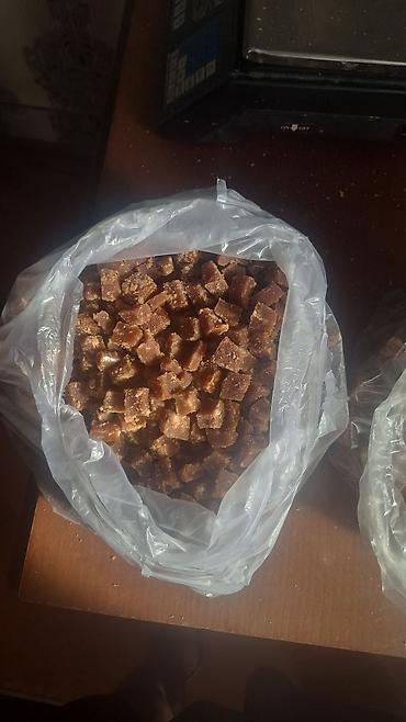 qargidali: Məhsul: Ev üsulu hazırlanan şirniyyat kubları Təsvir: - Kiçik kub — 2