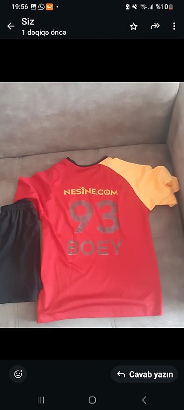 galatasaray: Məhsul: Galatasaray futbol forması (forma + şort) Razmer L Çatdırılma — 2