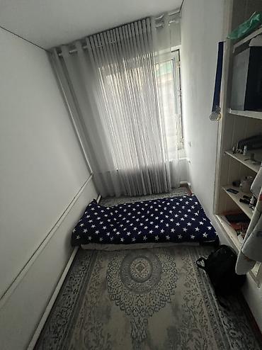 Продажа коттеджей и домов: Продается частный дом с участком 4 соток Район пишпек, главная улица — 4