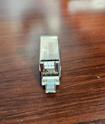 iphone usb kabel: USB flaş kart Tesla Juniper in üstündə gəlib həm USB-A, həm Type-C — 3