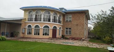 продажа домов в городе бишкек: 350 м², 7 комнат, Старый ремонт Кухонная мебель