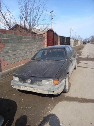 чери: Volkswagen Passat: 1989 г., 1.8 л, Механика, Бензин, Седан