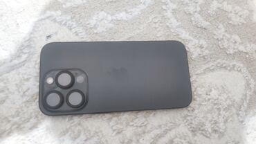 продажа сломанных телефонов: IPhone 15 Pro, Б/у, 256 ГБ, Black Titanium, Чехол, 90 %