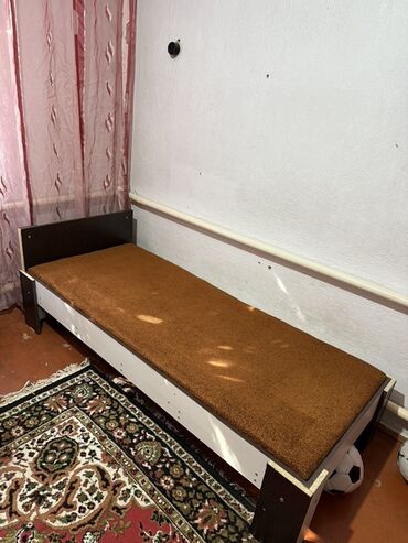 диван дух: Односпальная кровать с жестким основанием и тонким матрасом-настилом