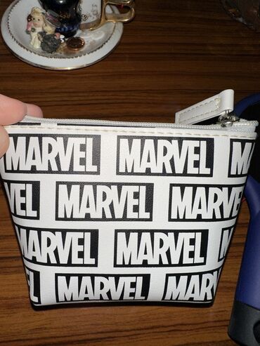 marvel avengers: Marvel pul qabi 10 azn yeni 
Daraq guzgulu 10 azn yeni