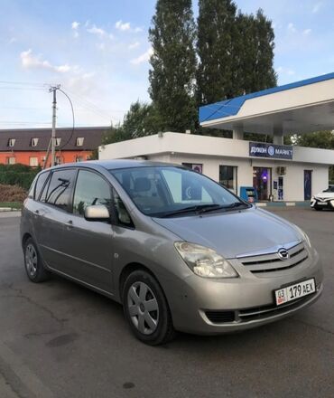машина гурзовой: Toyota Corolla Verso: 2003 г., 1.5 л, Автомат, Бензин, Универсал