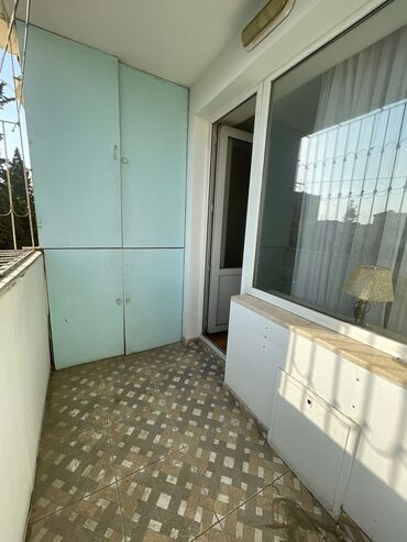 Köhnə tikili: Bakı, Neft Daşları qəs., 3 otaqlı, Köhnə tikili, m. Qara Qarayev, 65 kv. m -da lalafo.az — 15 Köhnə tikili: Bakı, Neft Daşları qəs., 3 otaqlı, Köhnə tikili, m. Qara Qarayev, 65 kv. m — 15